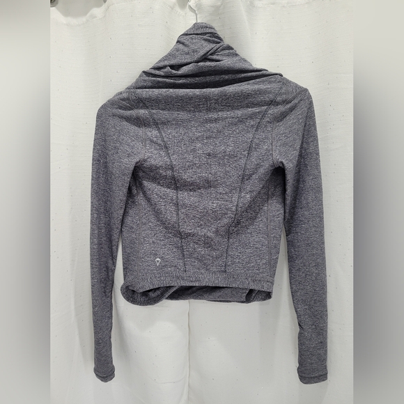 IVIVVA GIRLS BY LULULEMON Four Count Shrug Wrap Heather Gray Girl's Size 10 - Picture 6 of 9